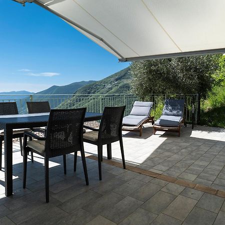 Mantegna - Garden With Lake View And Swimming Pool Parzanica المظهر الخارجي الصورة