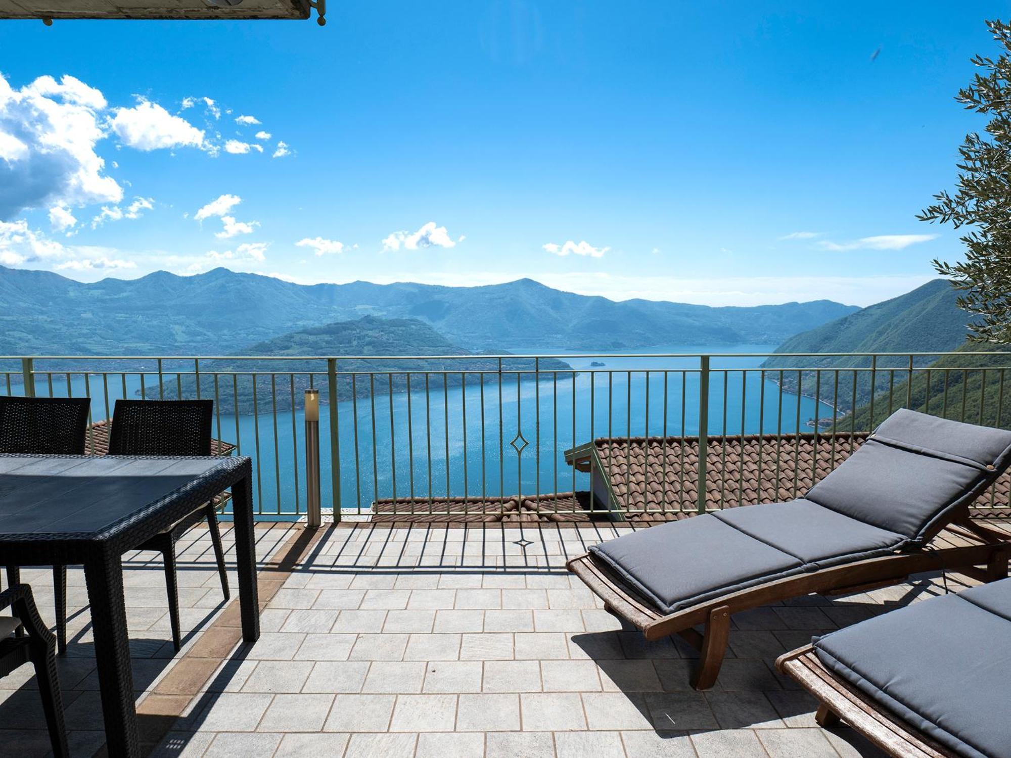 Mantegna - Garden With Lake View And Swimming Pool Parzanica المظهر الخارجي الصورة
